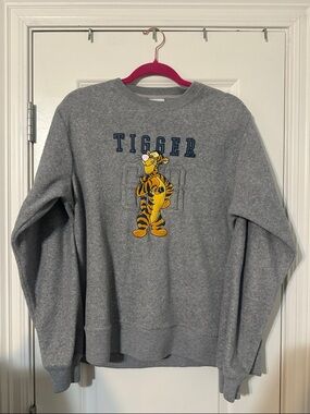 Vintage Disney Tigger Gray Crewneck Sweatshirt